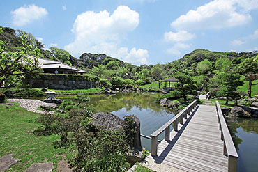 日本庭園と礼拝堂
